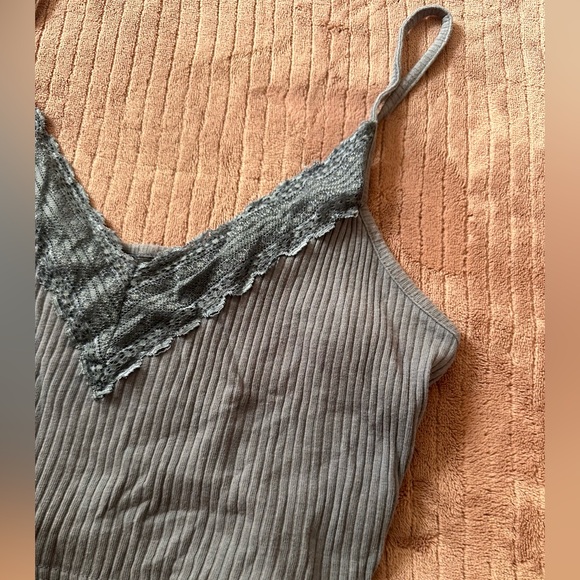 { Cropped Ribbed Tank Top } - Picture 2 of 5